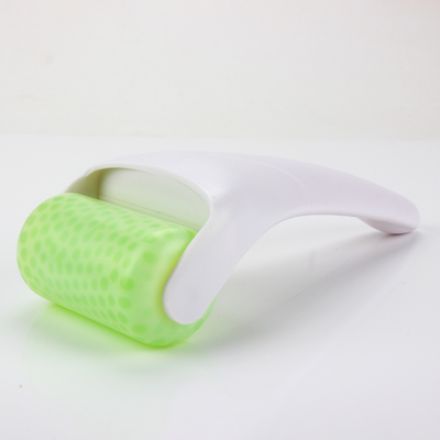 Derma Rolling System Black Ice Roller for Cooling and Soothing Facial Treatment