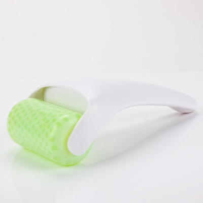 Derma Rolling System Black Ice Roller for Cooling and Soothing Facial Treatment