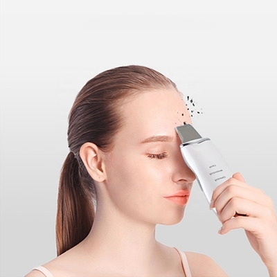 2023 Wireless Charging Face Skin Cleansing Machine for Moisturizing and Deep Cleaning