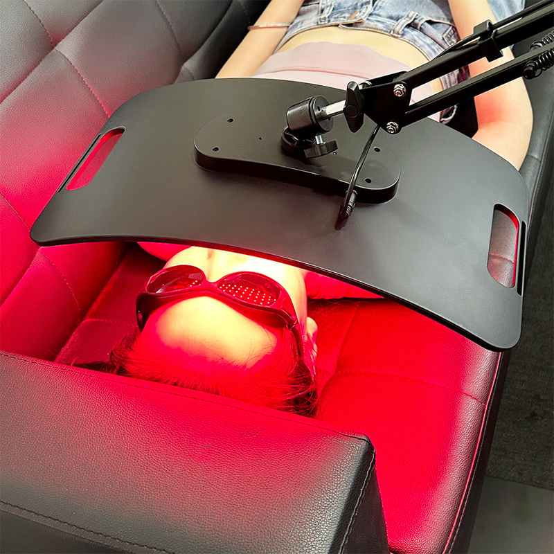 660nm 850nm Infrared Light Therapy Lamp for Face and Body 104 LEDs 2A Output Current